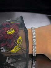 Load image into Gallery viewer, 18.00ct Lab Grown Tennis Bracelet 18k Gold VS/VVS