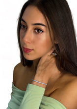 Load image into Gallery viewer, 5.00ct Lab Grown Tennis Bracelet 18k Gold VS/VVS