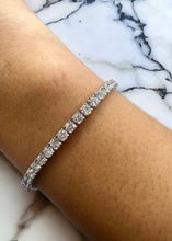 Load image into Gallery viewer, 7.00ct Lab Grown Tennis Bracelet 18k Gold VS/VVS