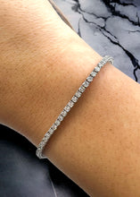 Load image into Gallery viewer, 2.00ct Diamond Tennis Bracelet in 18k White Gold
