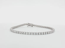Load and play video in Gallery viewer, 6.00ct Lab Grown Four Claw Tennis Bracelet in 18k Gold
