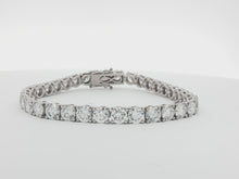 Load and play video in Gallery viewer, 19.00ct Lab Grown Four Claw Tennis Bracelet in 9k Gold
