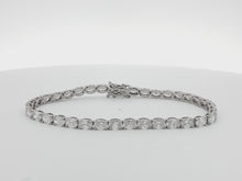 Load and play video in Gallery viewer, 8.00ct Lab Grown Oval Tennis Bracelet in 18k Gold

