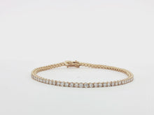 Load and play video in Gallery viewer, 3.00ct Lab Grown Four Claw Tennis Bracelet in 9k Gold
